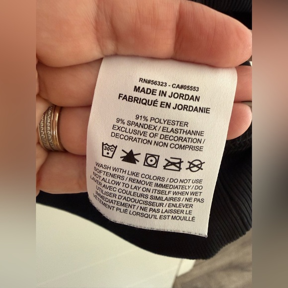 Nike Dri Fit Gold Swoosh Sweatshirt - Picture 8 of 8